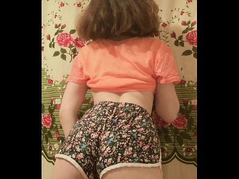 ❤️ Sexet ung babe laver en striptease ved at filme sine shorts på kamera ☑ Sex at da.dreamlandpassionfever.ru ❤